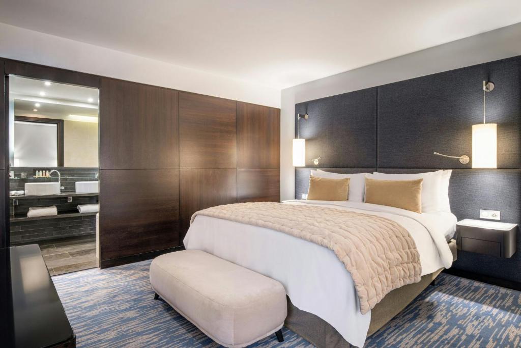 Hôtel Renaissance Paris Arc de Triomphe