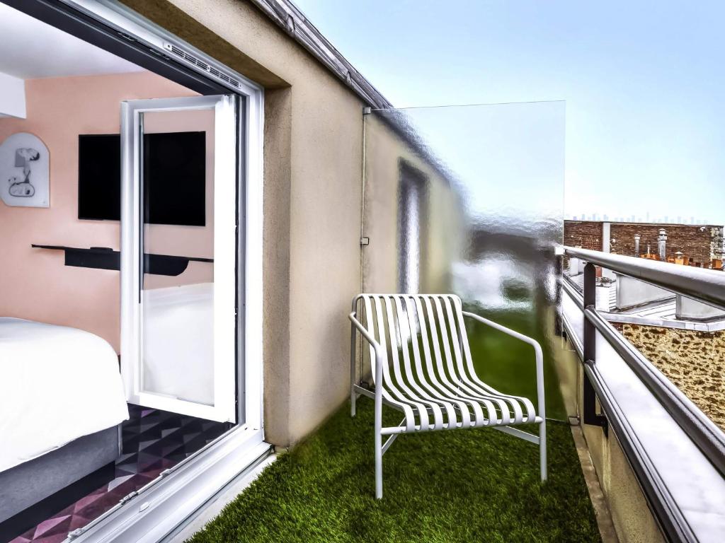 TRIBE Paris Batignolles