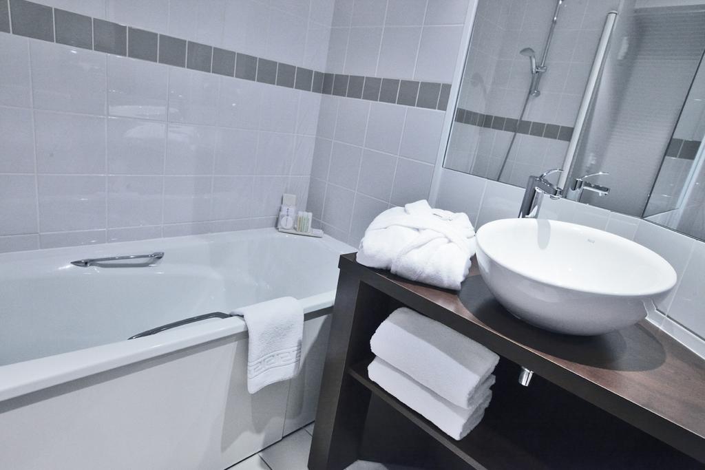 Golden Tulip CDG Airport Villepinte