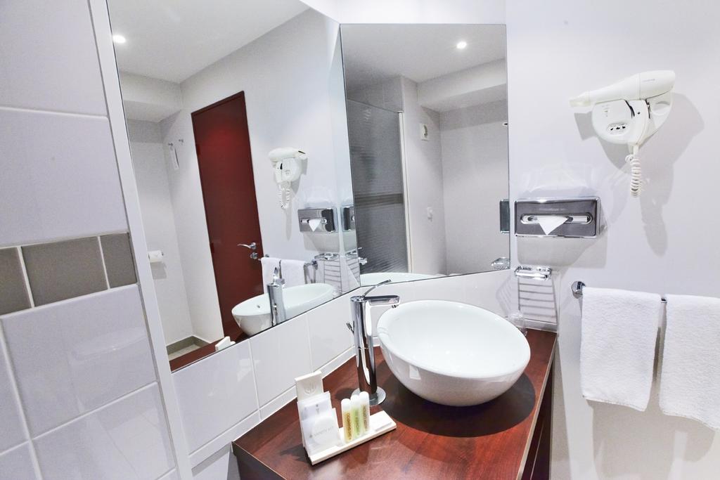 Golden Tulip CDG Airport Villepinte