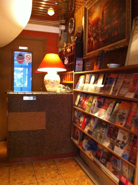 Hôtel des Arts Montmartre