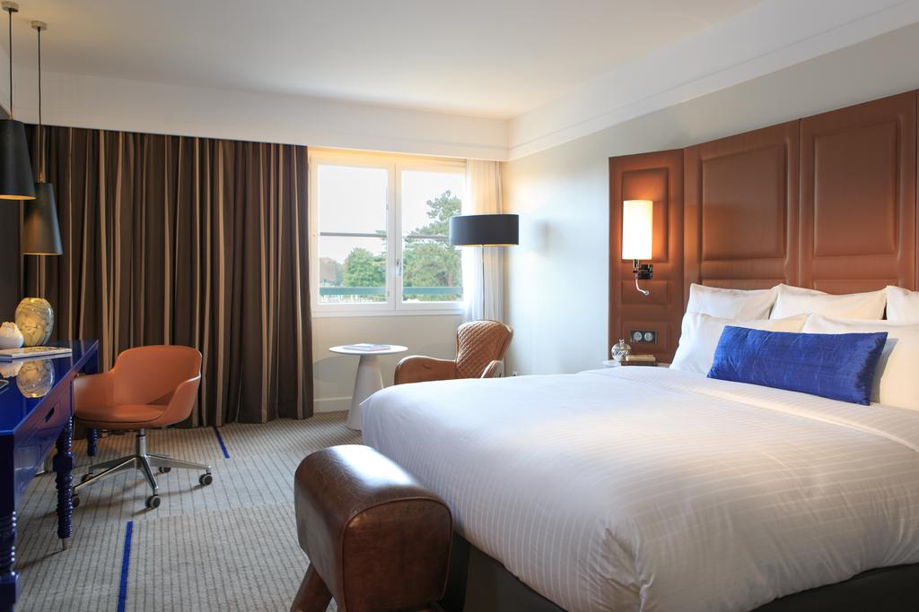 Hôtel Renaissance Paris Hippodrome de Saint-Cloud