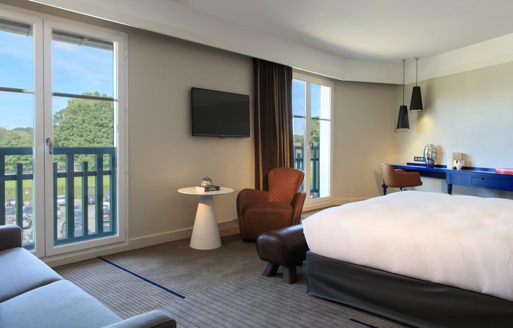 Hôtel Renaissance Paris Hippodrome de Saint-Cloud