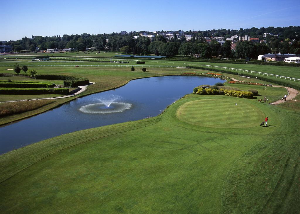 Hôtel Renaissance Paris Hippodrome de Saint-Cloud