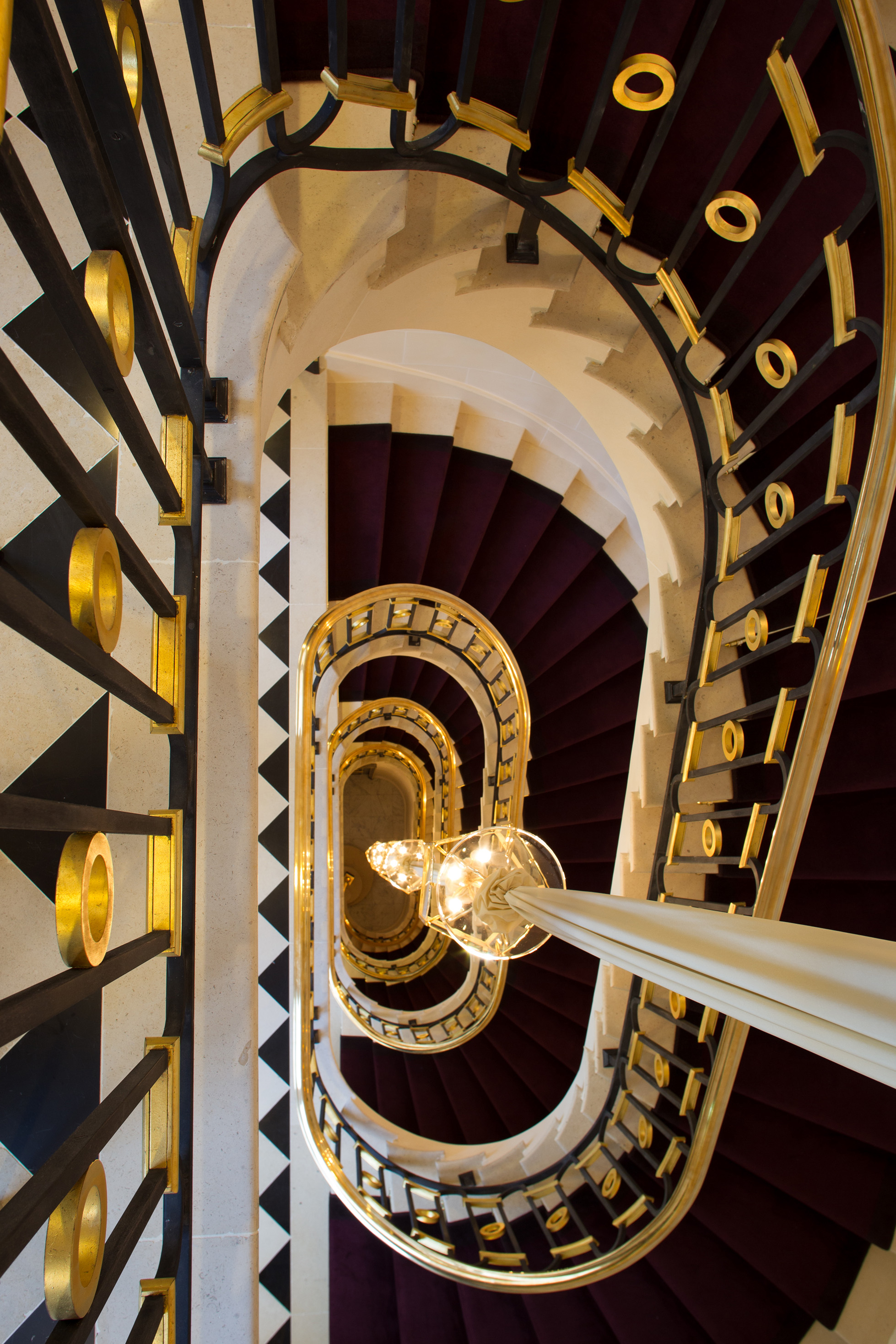 La Reserve Paris Hotel Escalier