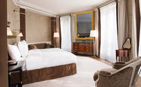 La Reserve Paris Hotel Ambassador Suite