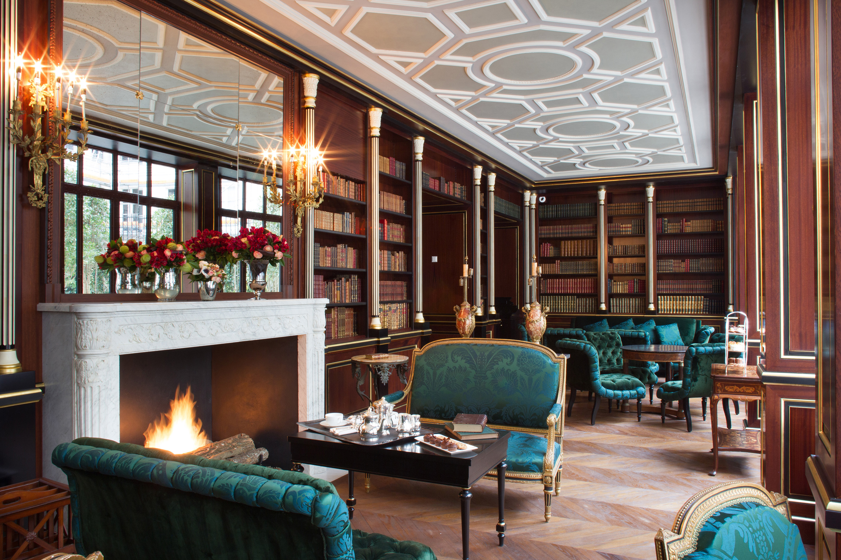 La Reserve Paris Hotel Library