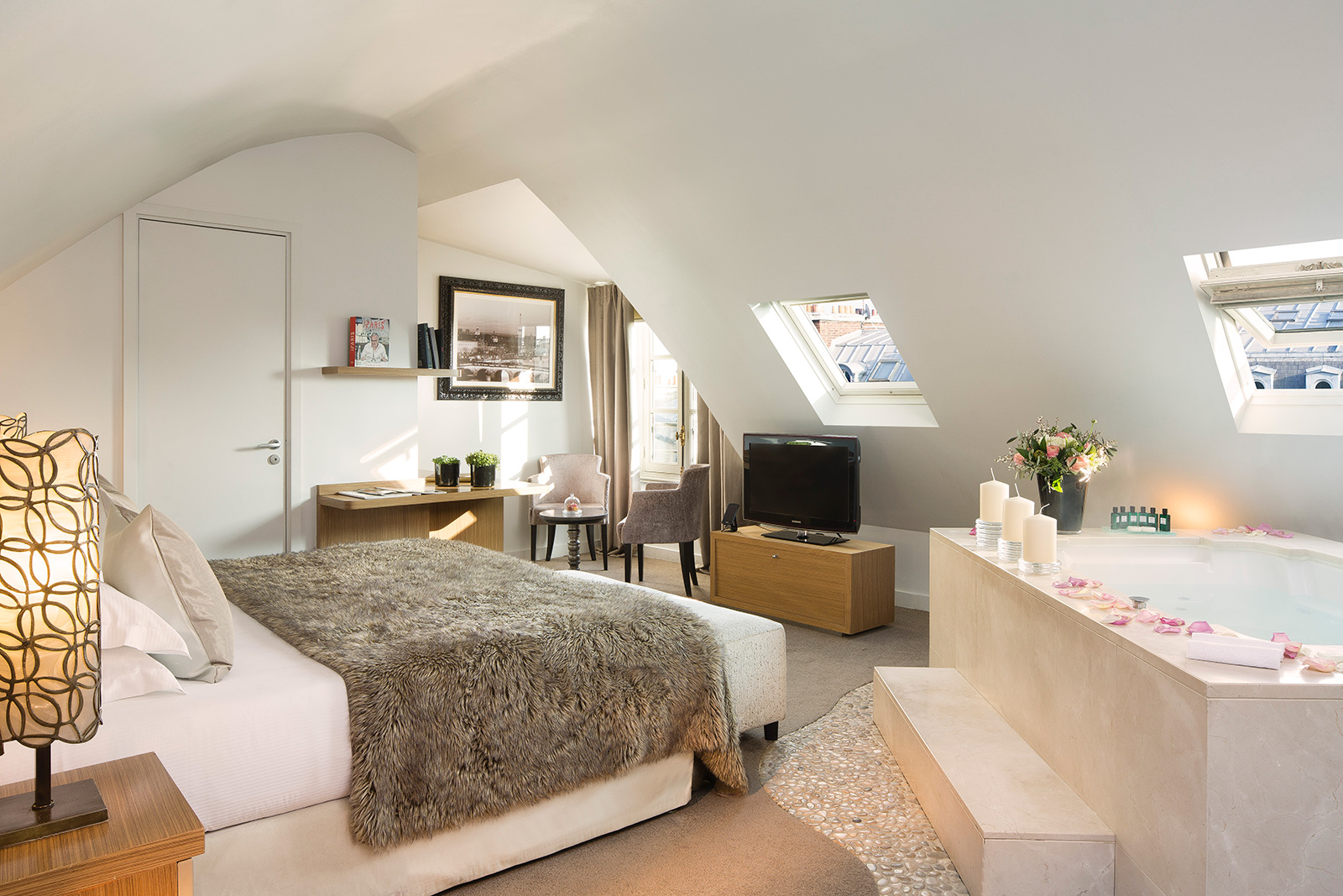 Hotel Lumen Paris Louvre