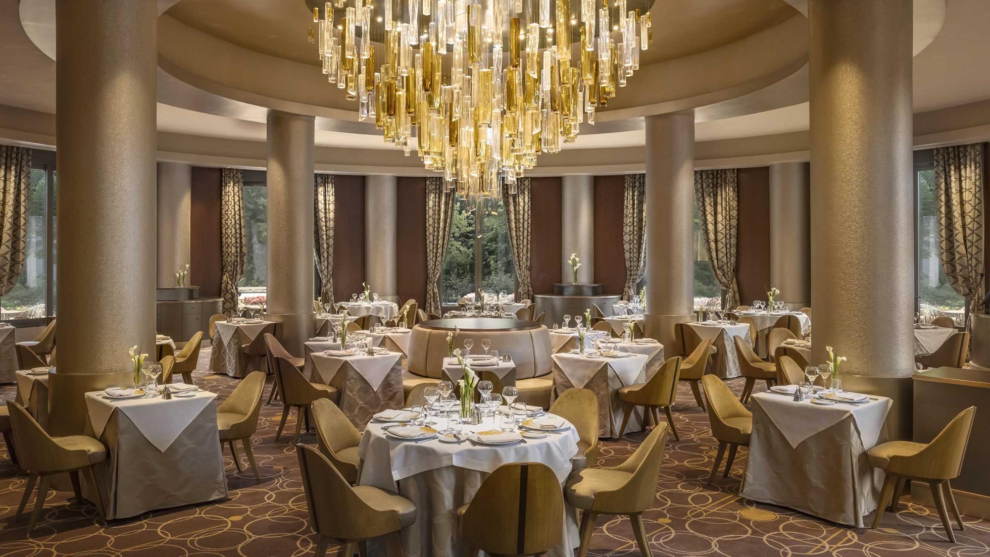 Disney's Hotel New York® - The Art of Marvel