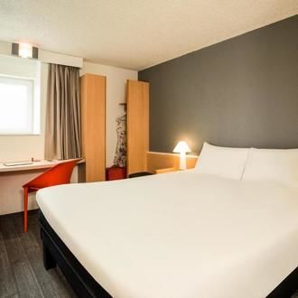 ibis Orly Chevilly Tram 7