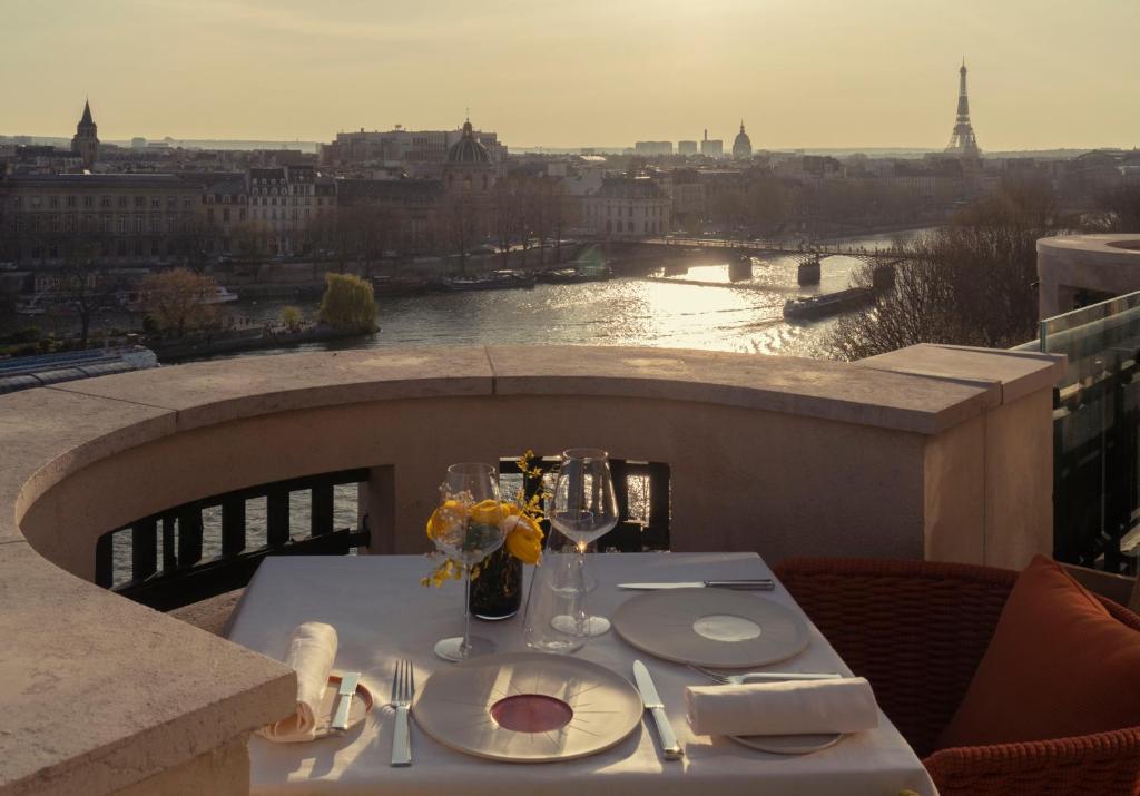 Terrasse Cheval Blanc Paris - Booking
