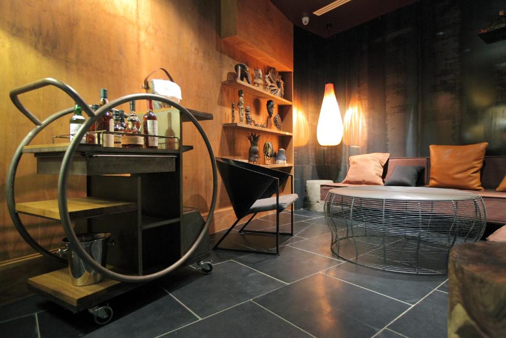 Hidden Hotel - Booking