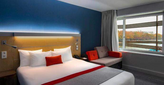 Holiday Inn Express Paris-Canal De La Villette, an IHG Hotel