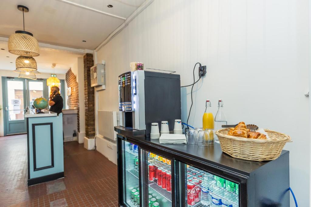 Young and Happy Latin Quarter by Hiphophostels