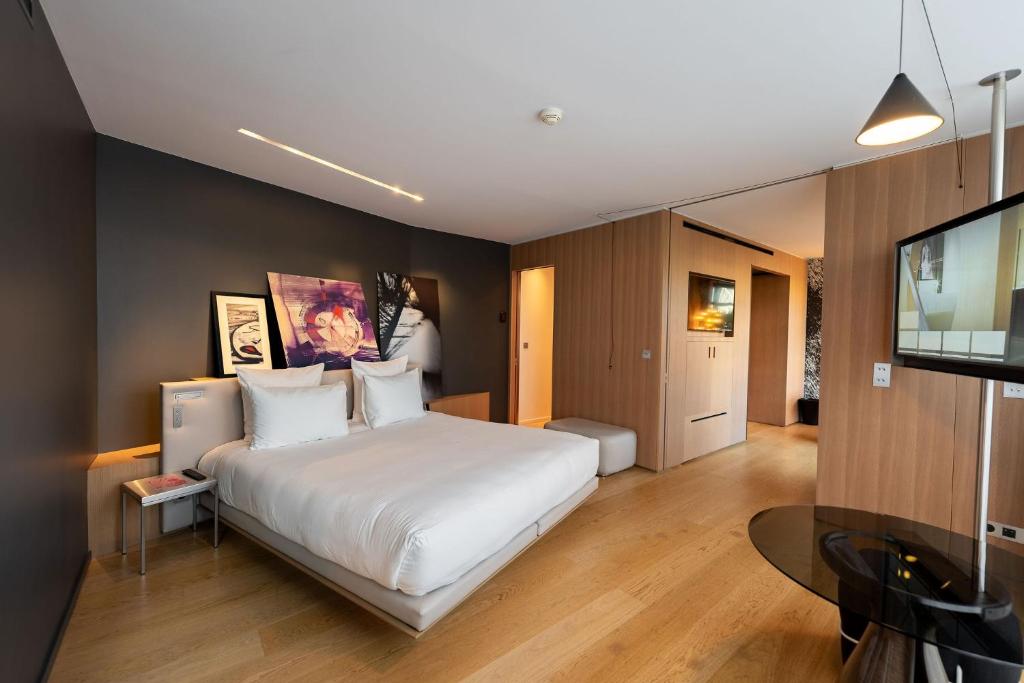 Le Cinq Codet - Booking