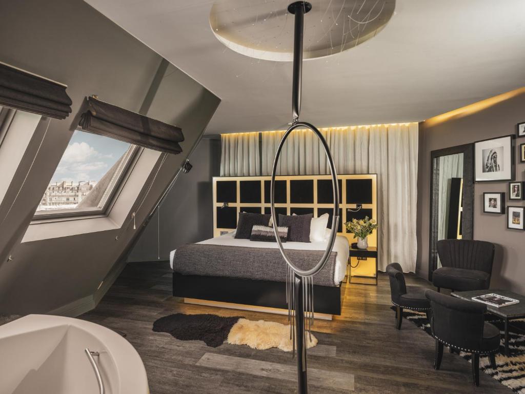 Legend Hotel Paris - Booking