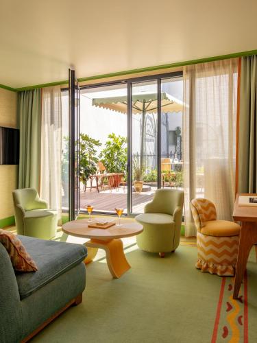 La Fantaisie - Booking