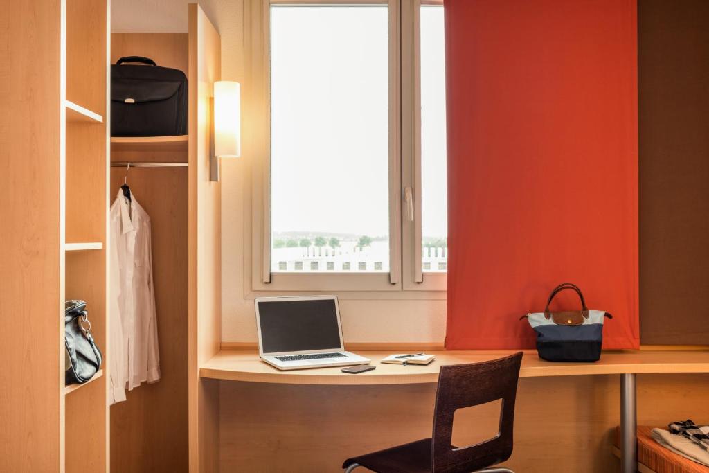 ibis Paris Pont de Suresnes Longchamp