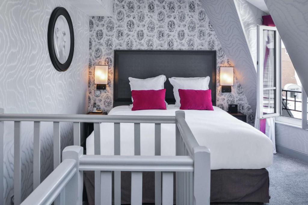 Maison Astor Paris, Curio Collection by Hilton