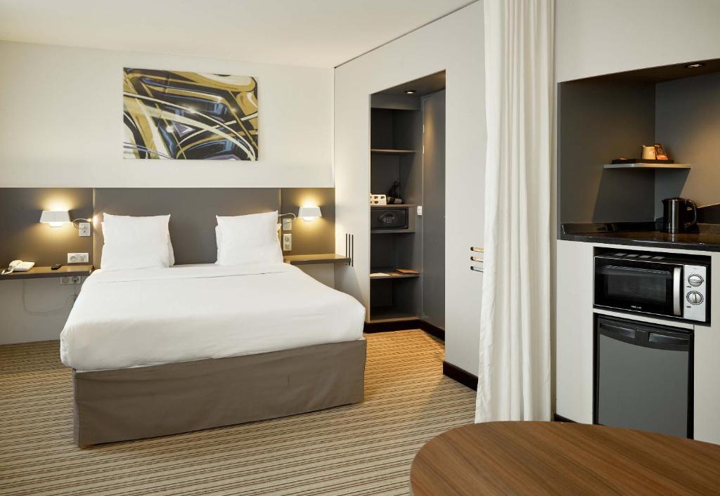 B&B HOTEL Rueil-Malmaison Gare