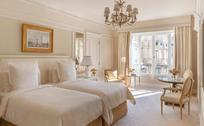 Four Seasons George V Paris - B