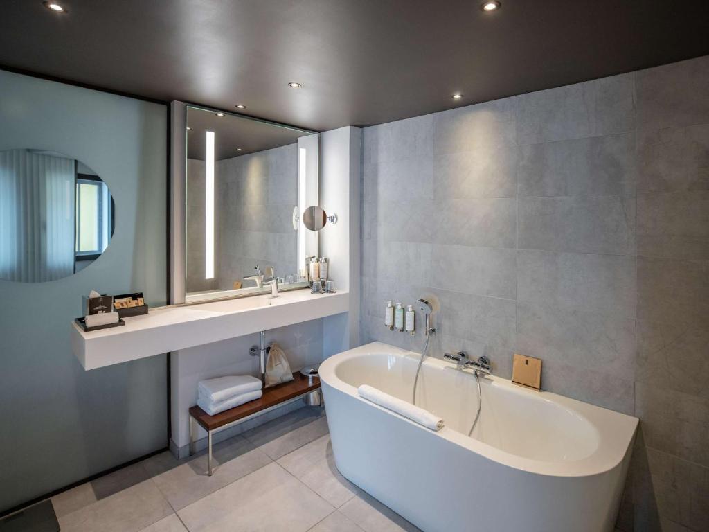 Molitor Hotel & Spa Paris MGallery Collection