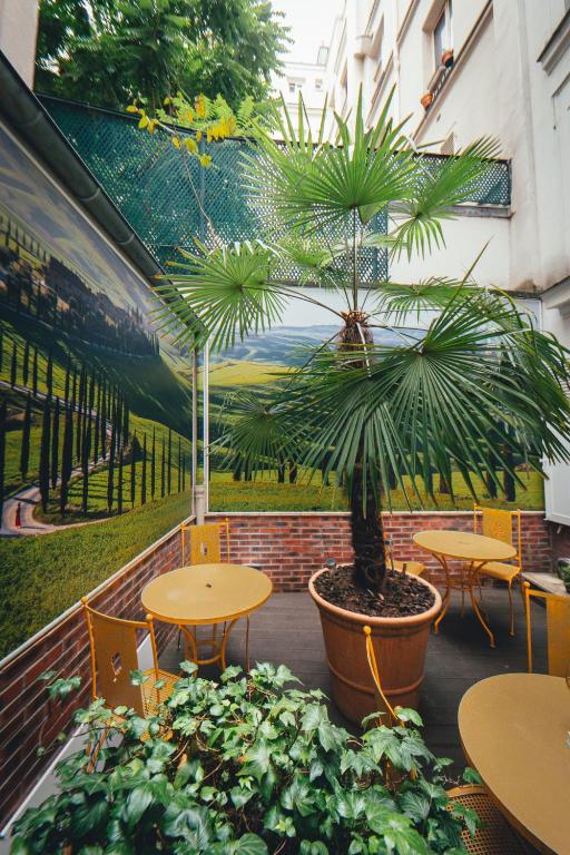 Le Relais Montmartre