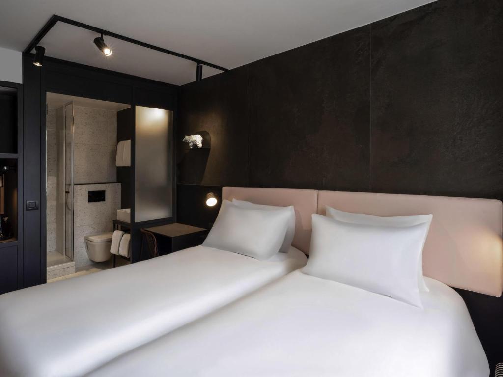 TRIBE Paris Batignolles