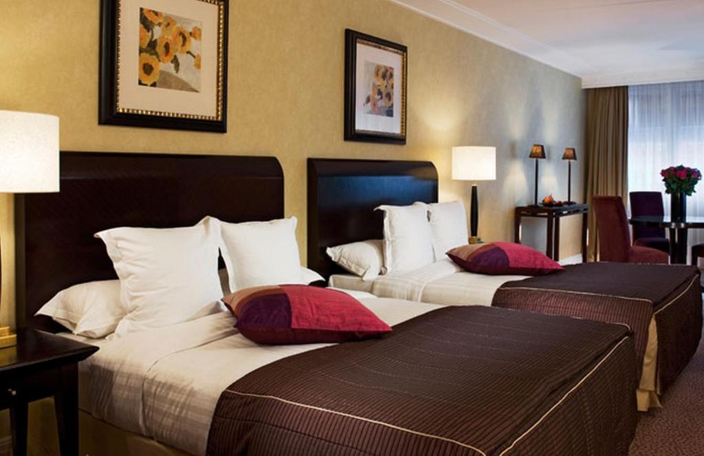 Warwick Champs Elysées Paris