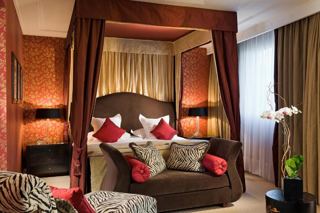 Warwick Champs Elysées Paris